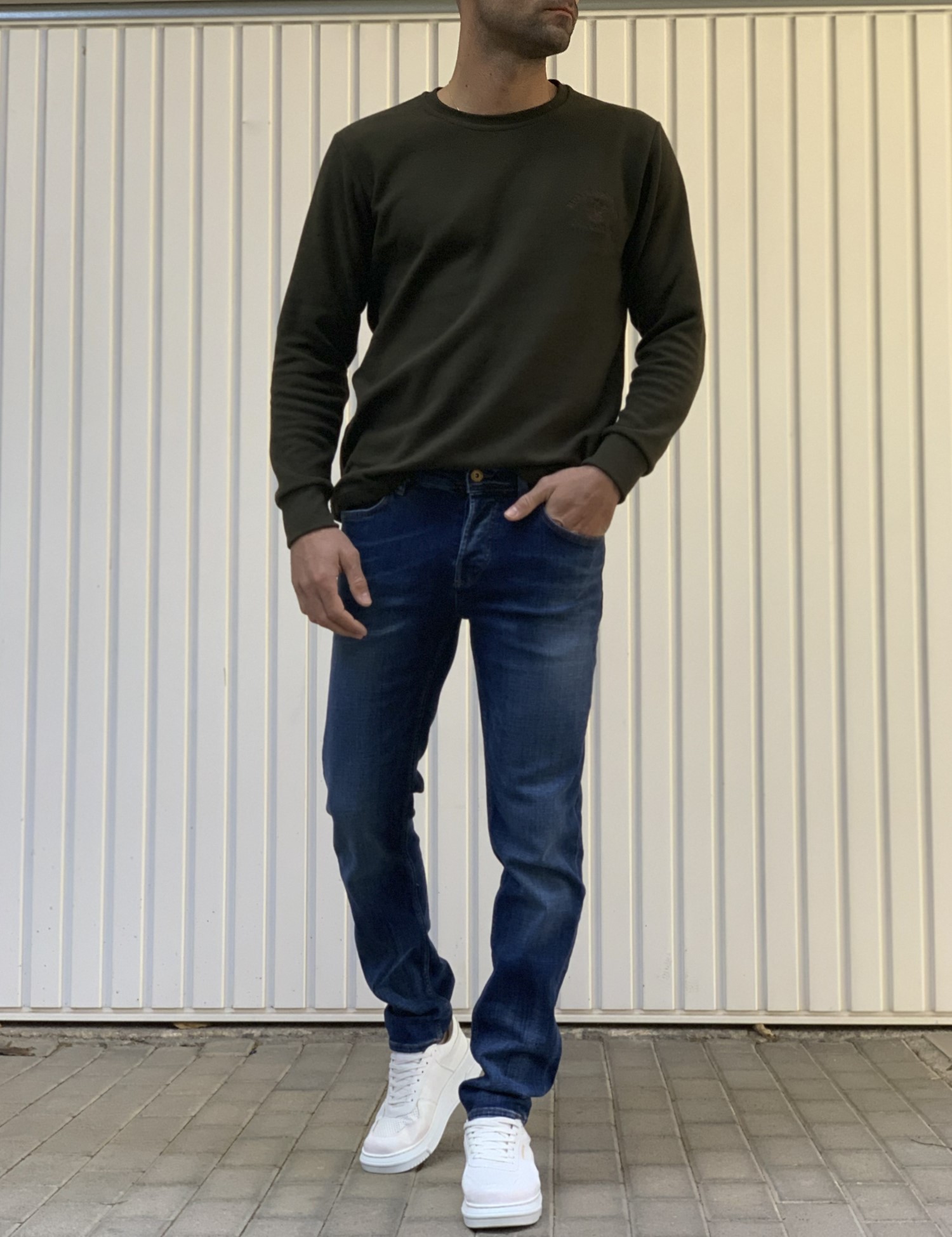 Ανδρικό μπλε τζιν παντελόνι με ξέβαμμα πεντάτσεπο με κουμπιά GB5003 φωτογραφία